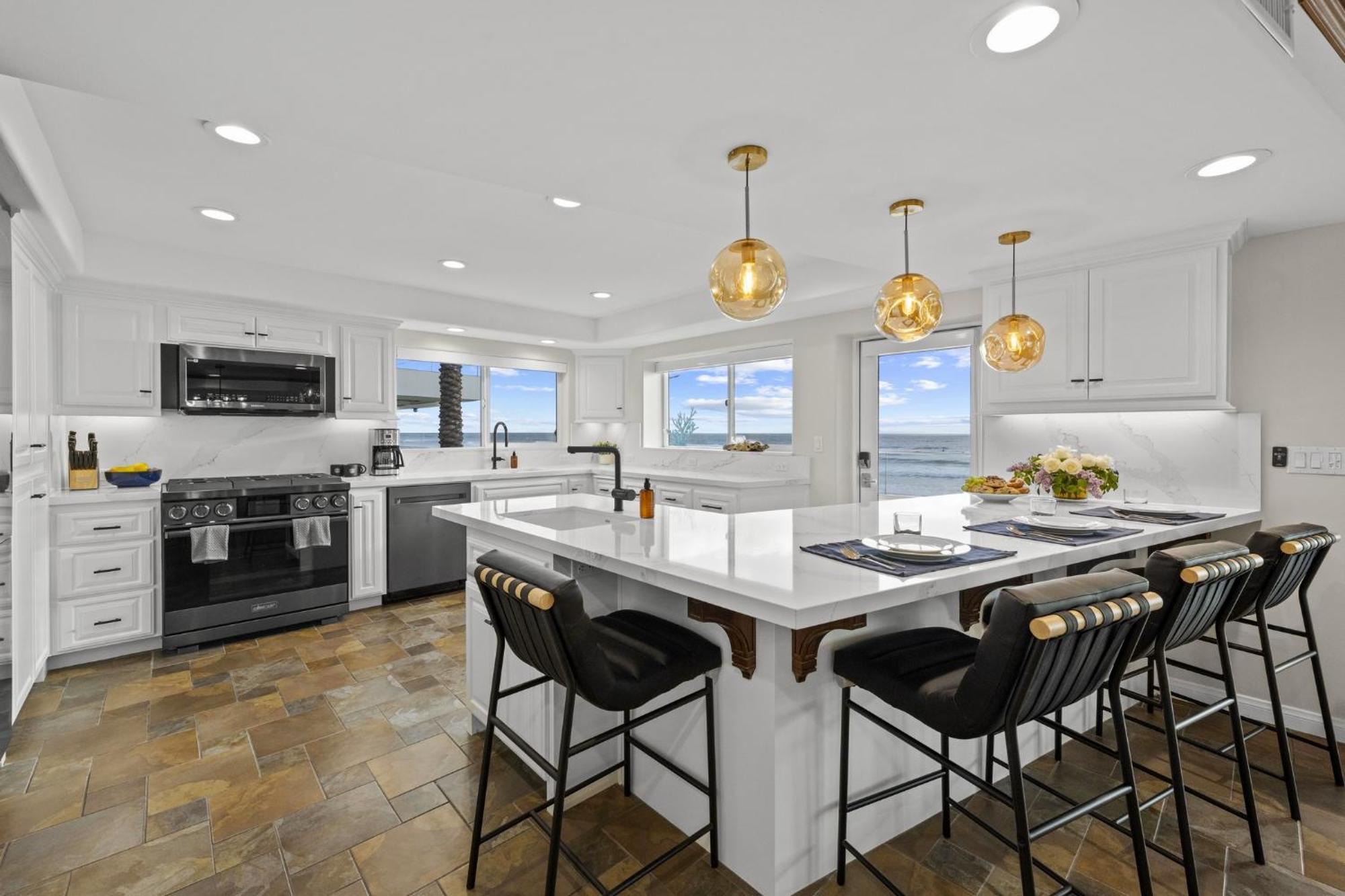 B5127 Bluewater Oceanfront 2 South Apartment