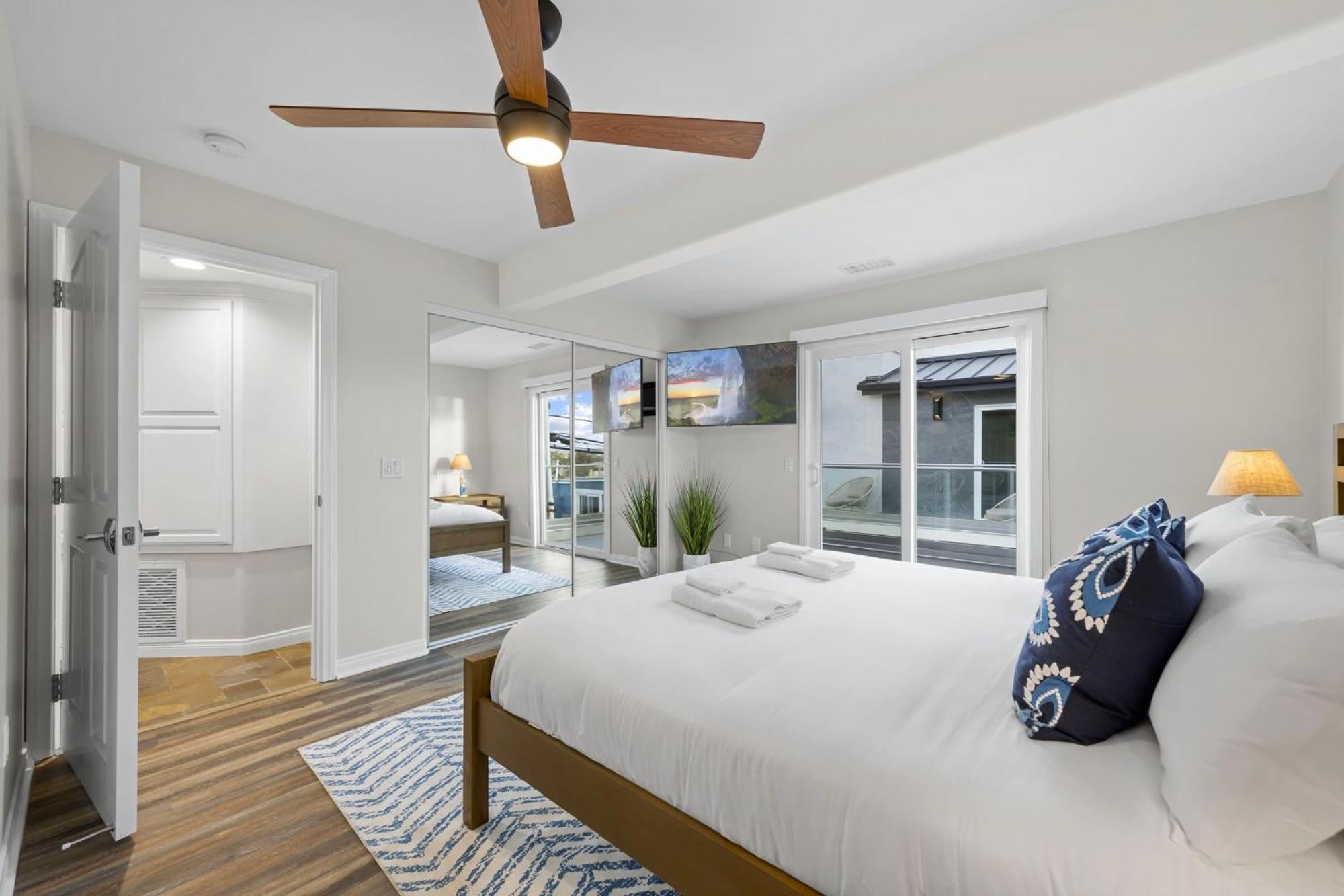 B5127 Bluewater Oceanfront 2 South Apartment
