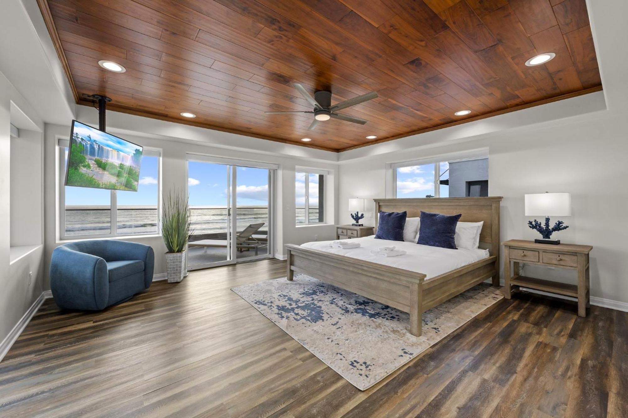 B5127 Bluewater Oceanfront 2 South