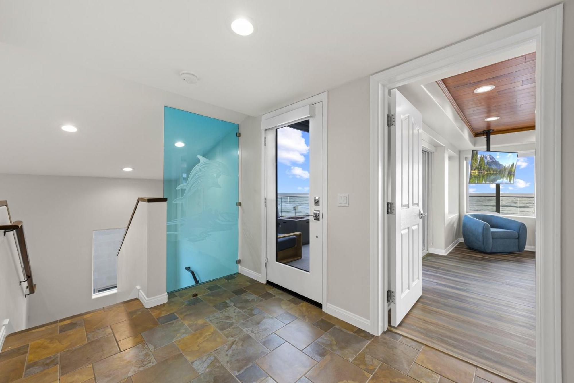 B5127 Bluewater Oceanfront 2 South *